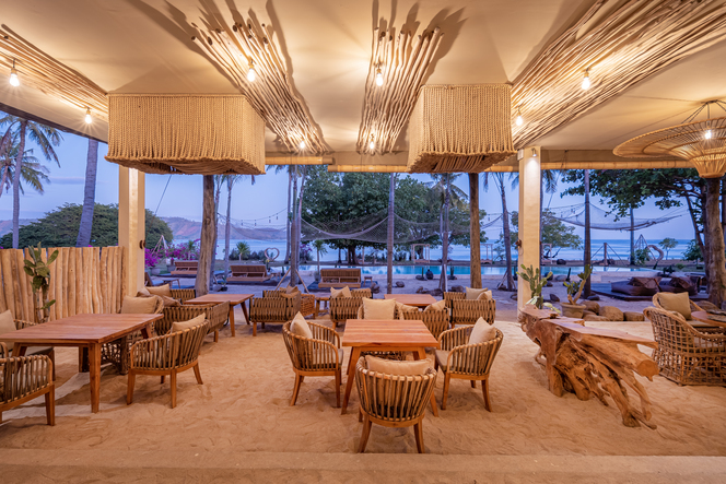 Sand Restaurant, Gili Asahan.