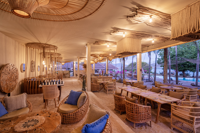 Sand Restaurant, Gili Asahan.