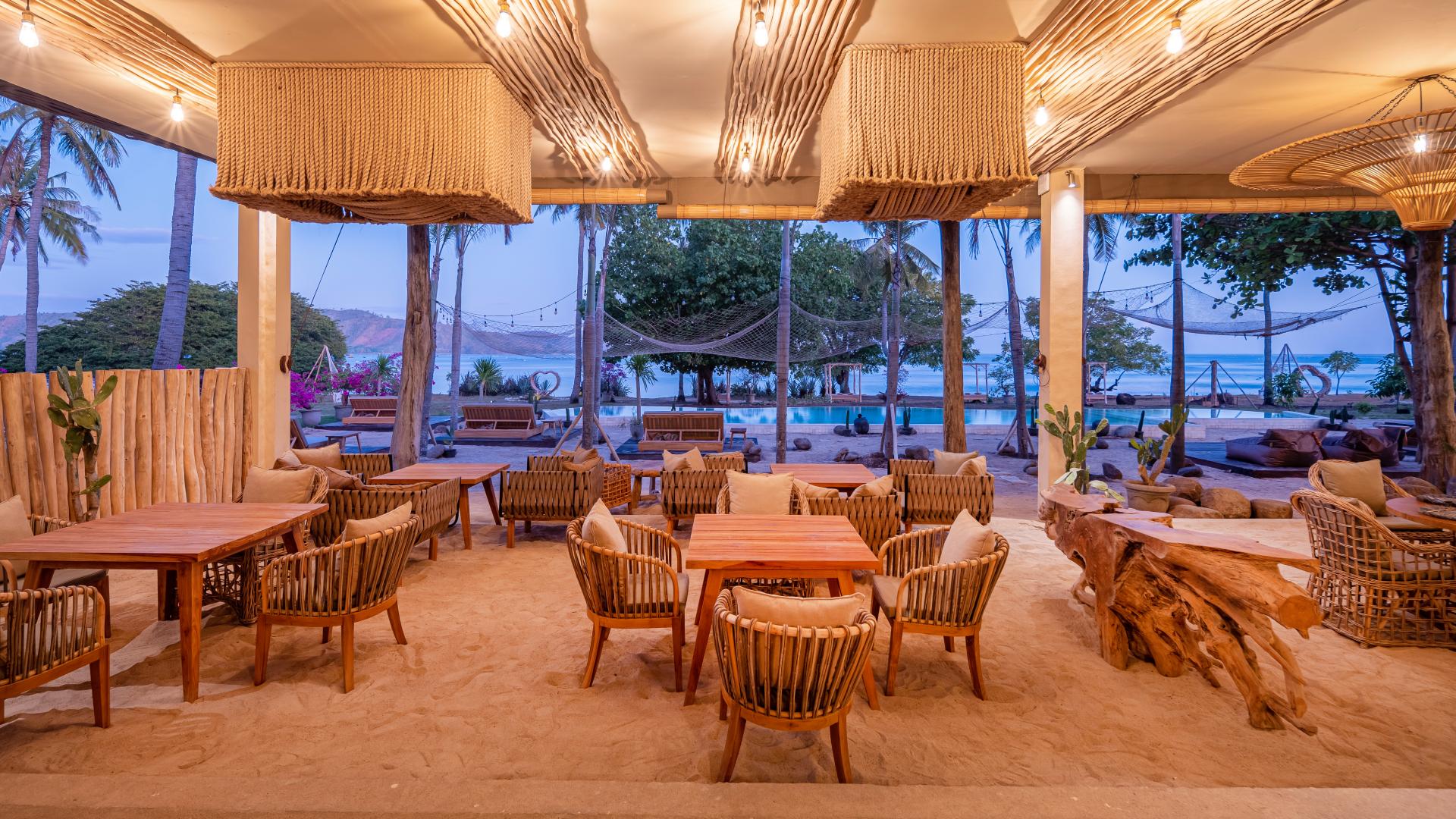 Sand Restaurant, Gili Asahan.